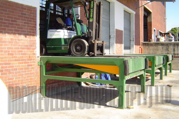 Dock-Rite Dockleveller in Free Standing Base Frame – external self-supporting dockleveller installation for retrofits and rented facilities in South Africa