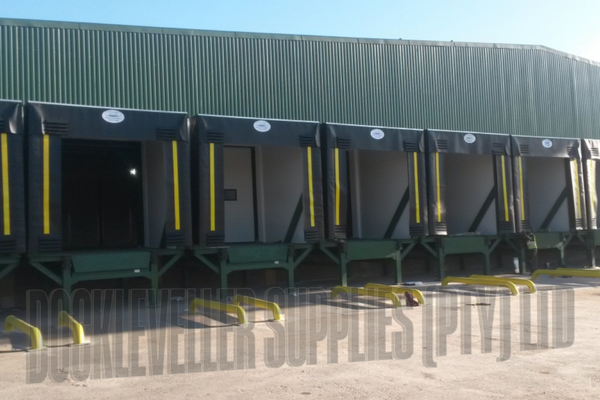 Dock-Rite Dockleveller in Free Standing Base Frame – external self-supporting dockleveller installation for retrofits and rented facilities in South Africa