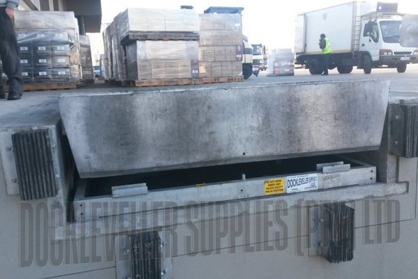 Dock-Rite Galvanized Dockleveller – hot-dip galvanized dockleveller for coastal and cold storage environments in South Africa.