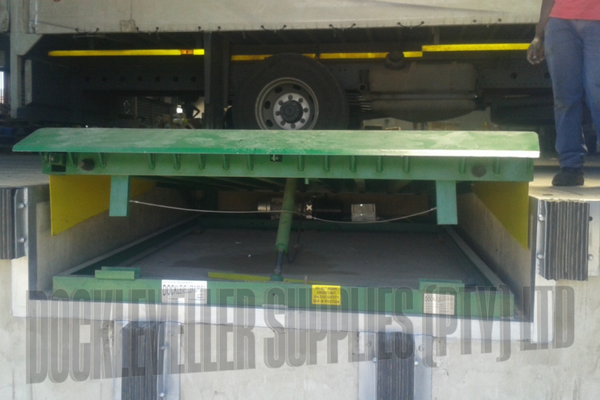Dock-Rite Manual or Electro-Hydraulic Swing Lip Dockleveller – heavy-duty dockleveller for indoor and outdoor loading bays, available in manual or powered operation, South Africa.