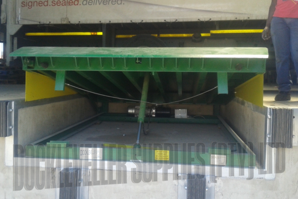 Dock-Rite Manual or Electro-Hydraulic Swing Lip Dockleveller – heavy-duty dockleveller for indoor and outdoor loading bays, available in manual or powered operation, South Africa.