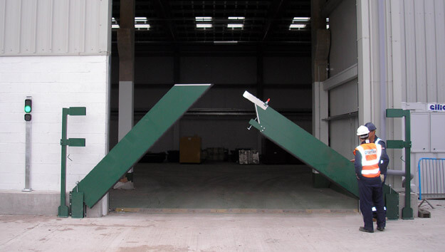 Pivot Flood Barrier